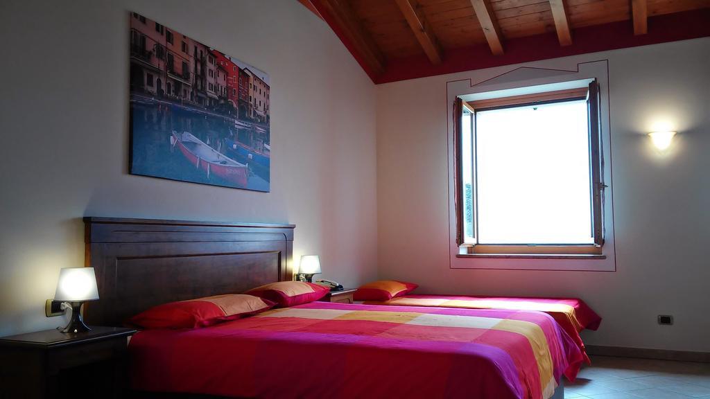 Relais Corte Pontigliardo Cola  Phòng bức ảnh